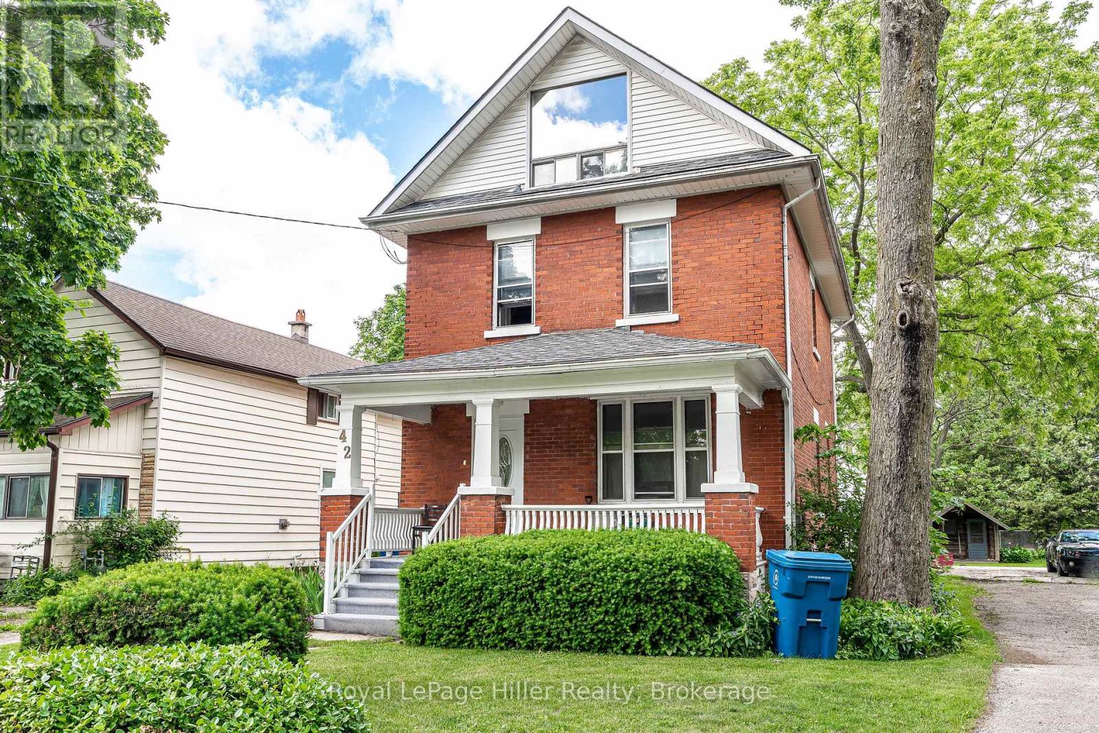42 HOME STREET - 42