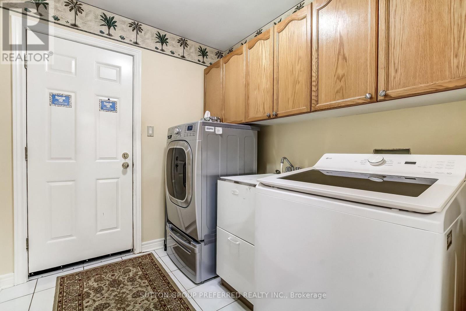 462 AMBLESIDE DRIVE - 17
