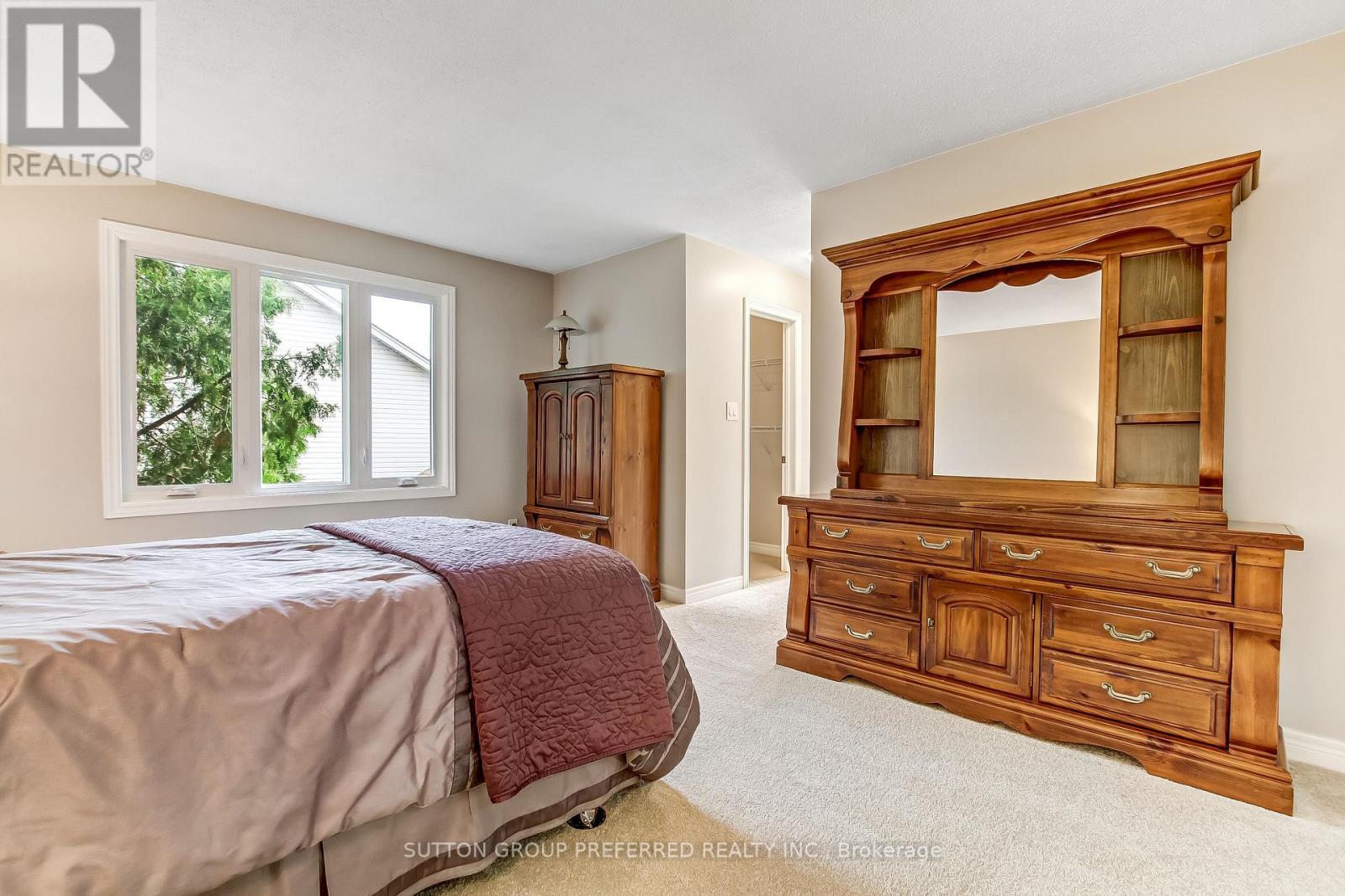 462 AMBLESIDE DRIVE - 21