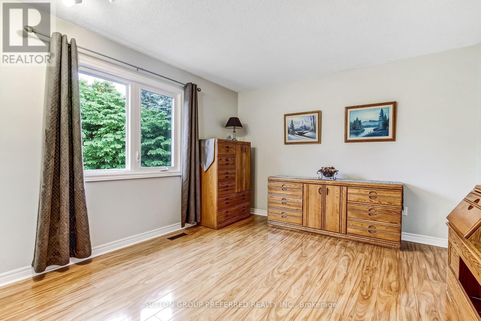 462 AMBLESIDE DRIVE - 27