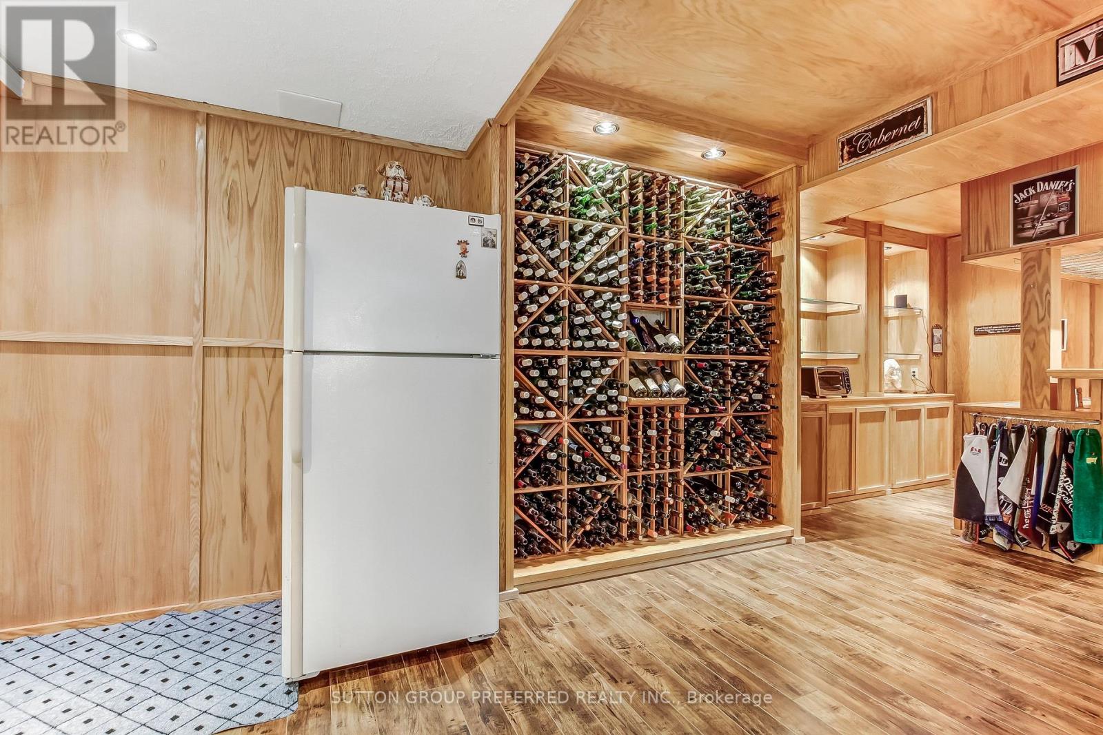 462 AMBLESIDE DRIVE - 32