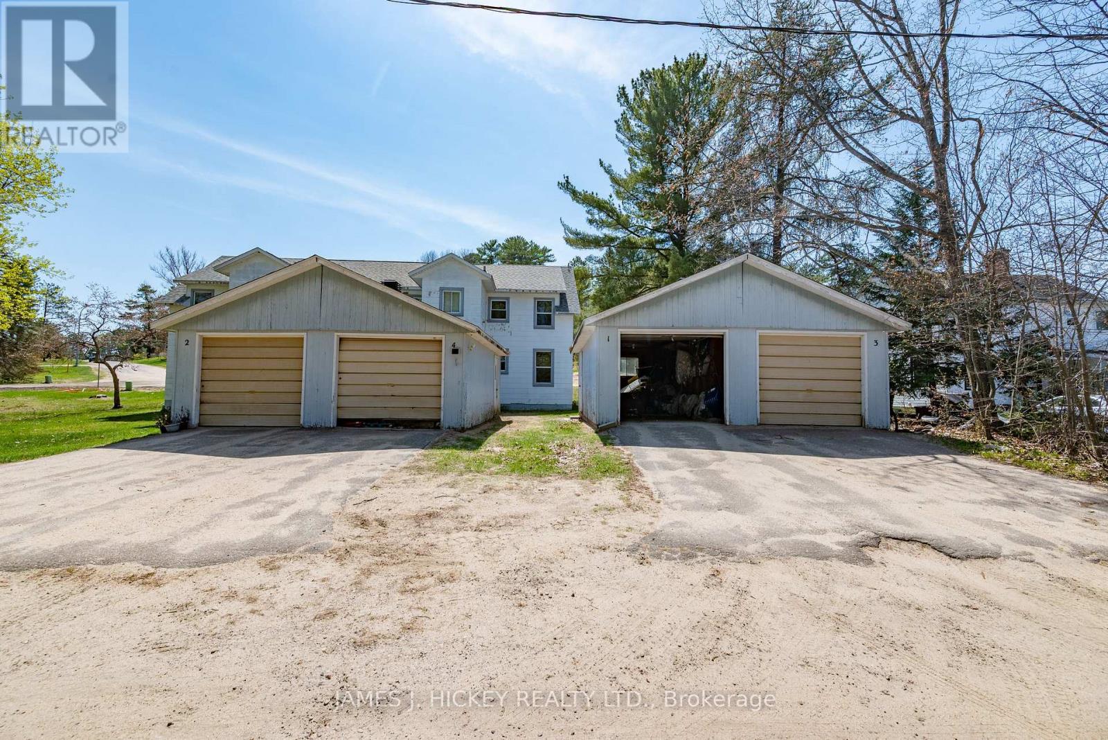 14 HURON STREET - 15