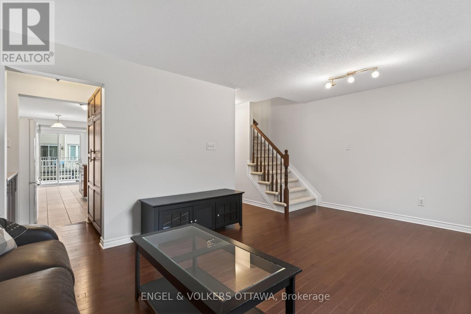 2043 MADRID AVENUE - 12