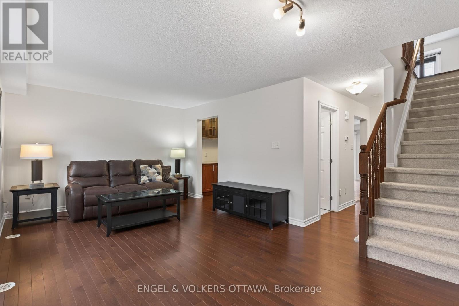 2043 MADRID AVENUE - 13