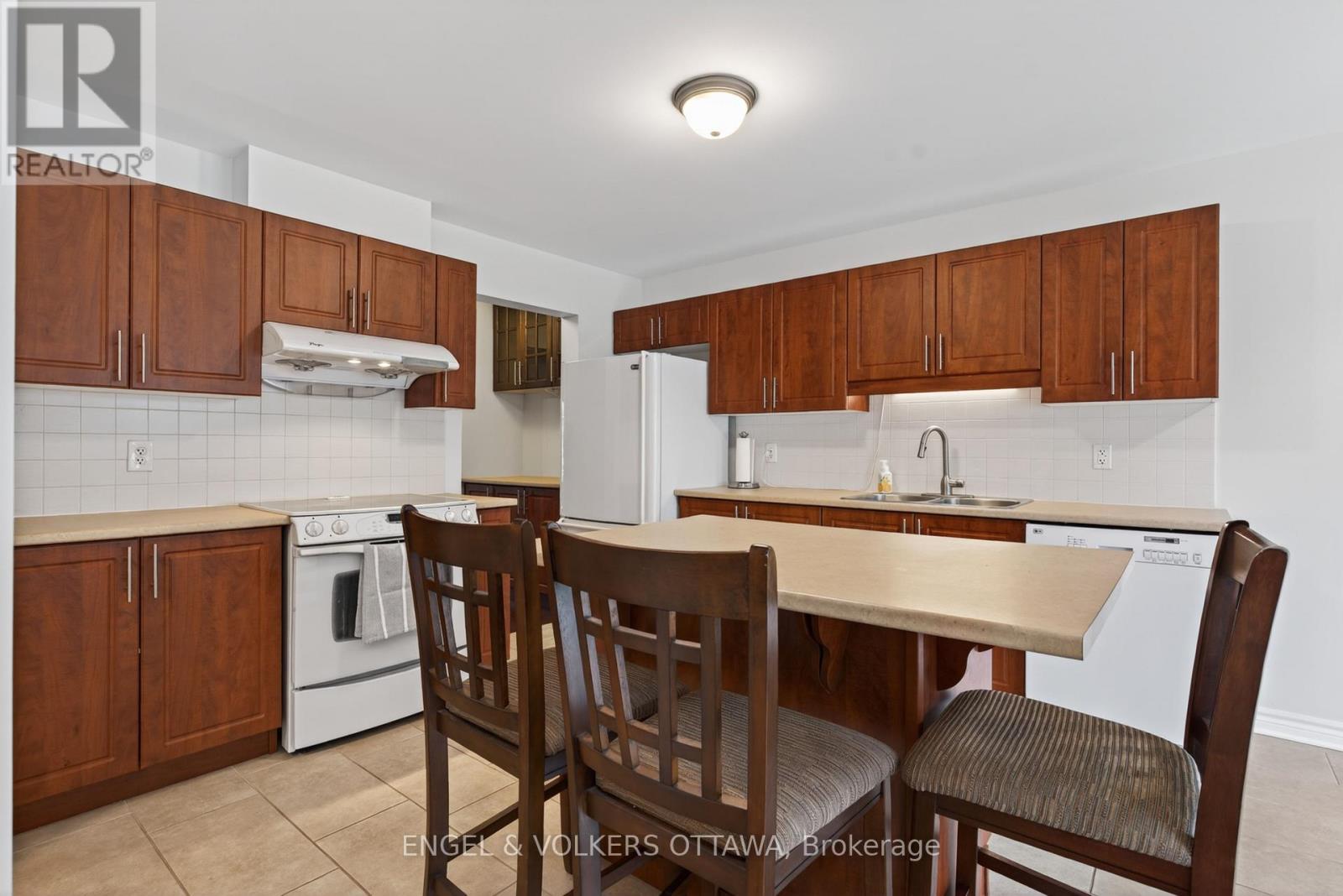 2043 MADRID AVENUE - 17