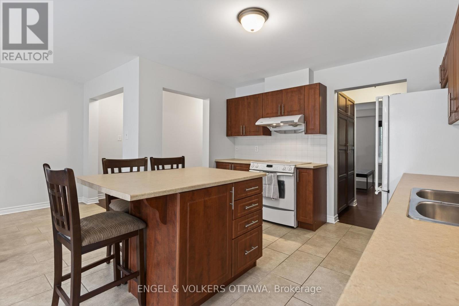 2043 MADRID AVENUE - 18