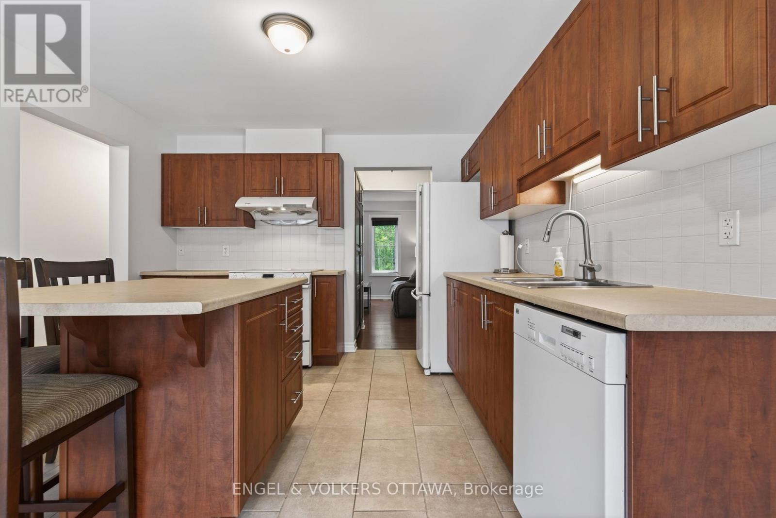 2043 MADRID AVENUE - 19