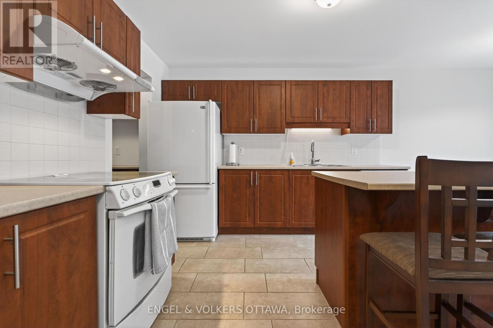 2043 MADRID AVENUE - 20