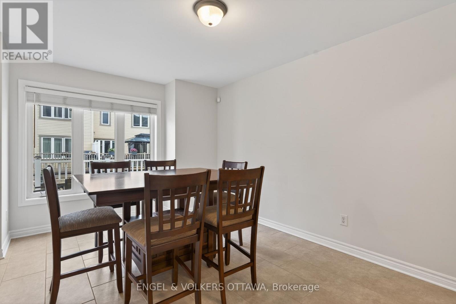 2043 MADRID AVENUE - 21