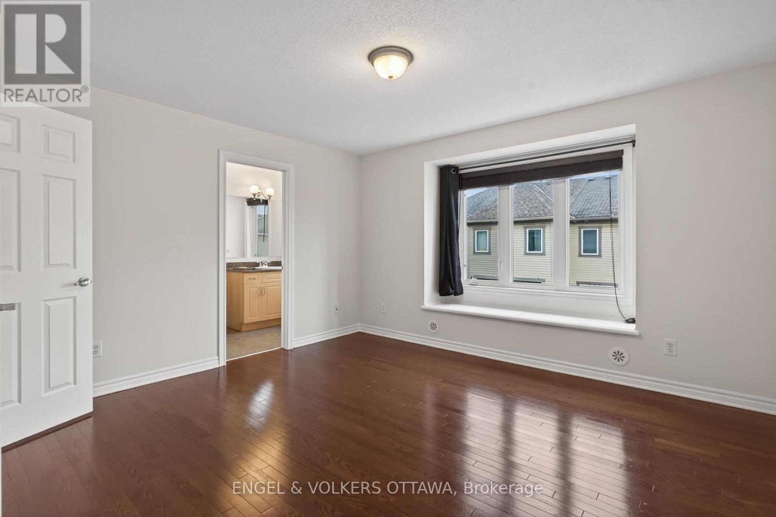 2043 MADRID AVENUE - 28