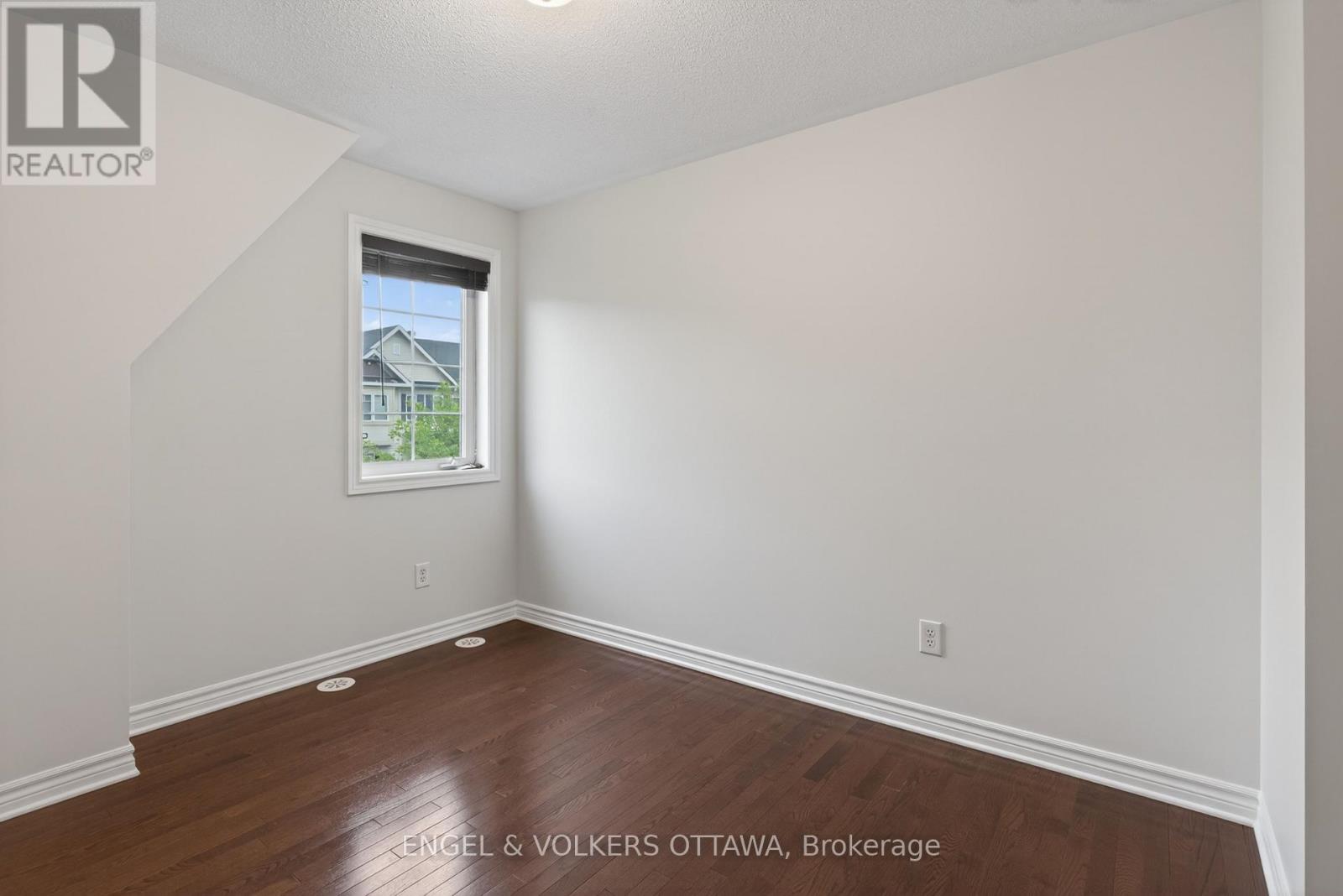 2043 MADRID AVENUE - 34