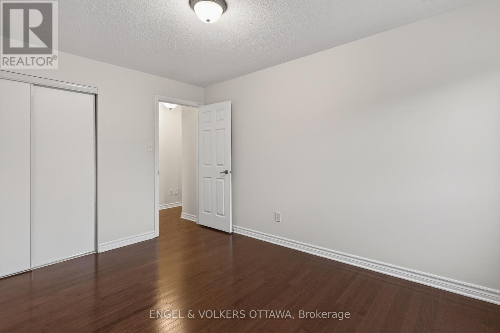 2043 MADRID AVENUE - 39