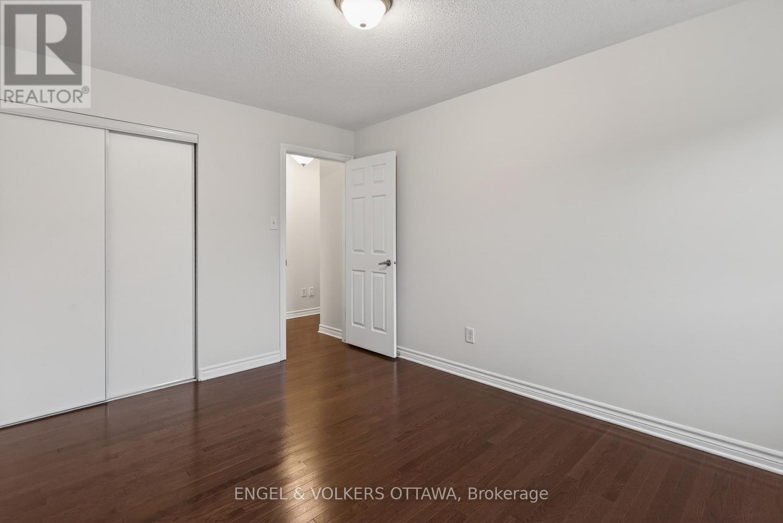 2043 MADRID AVENUE - 40