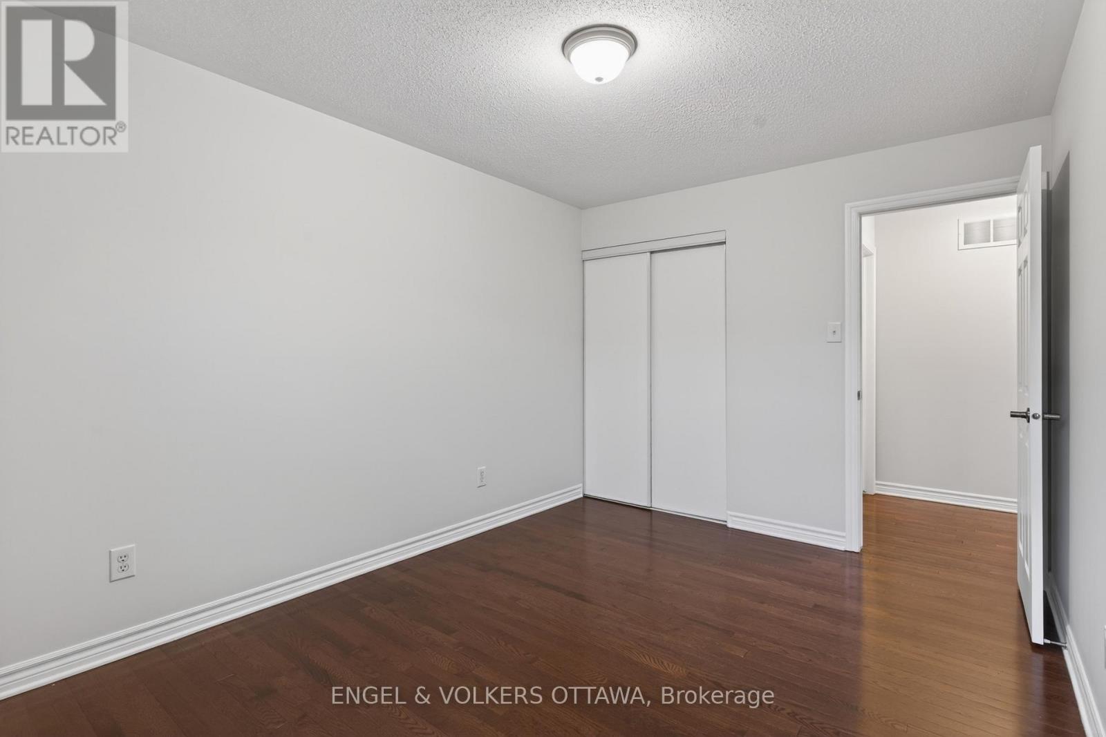 2043 MADRID AVENUE - 41