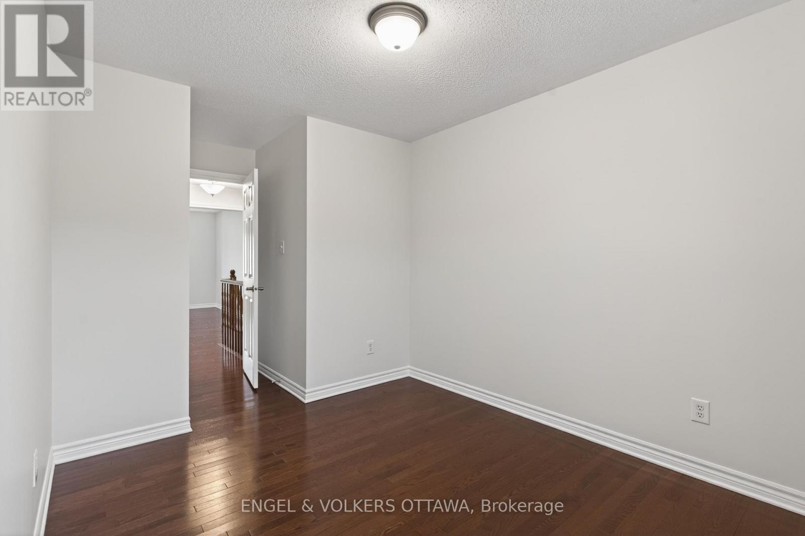 2043 MADRID AVENUE - 43
