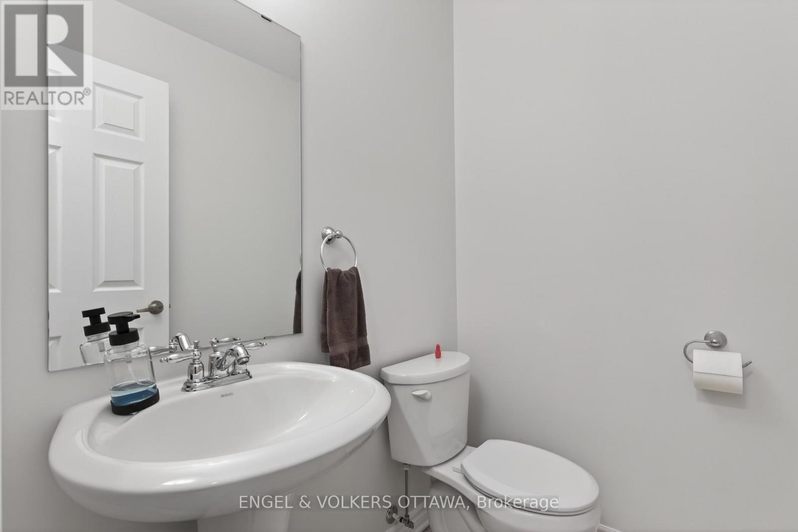 2043 MADRID AVENUE - 45