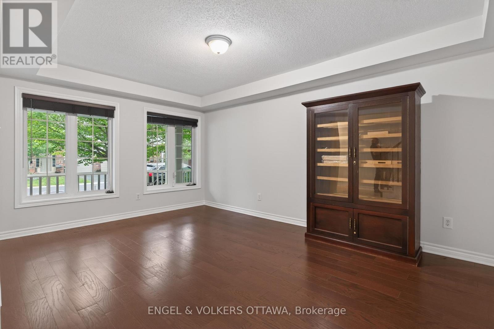 2043 MADRID AVENUE - 9