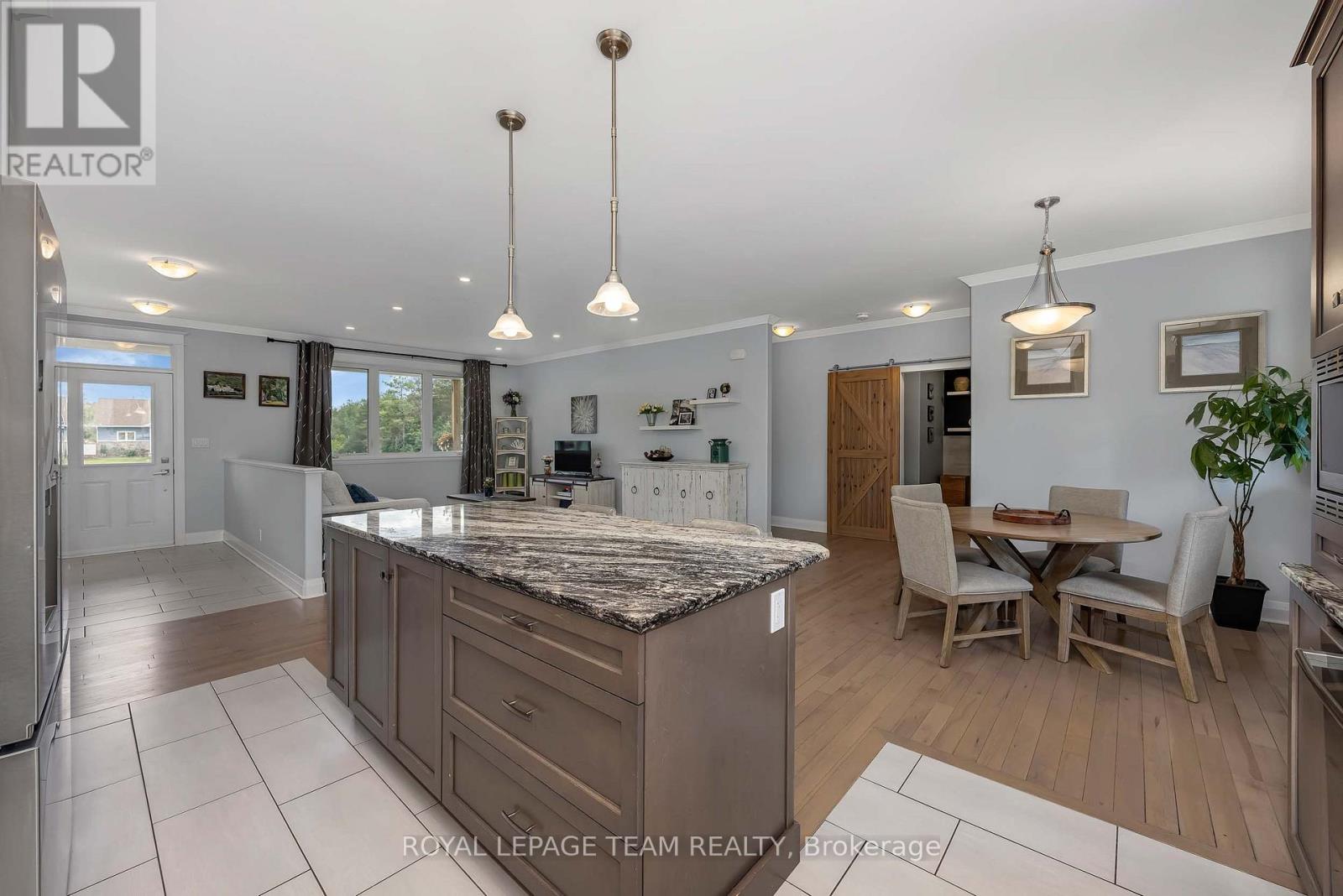 101 STIRLING CRESCENT - Image 12