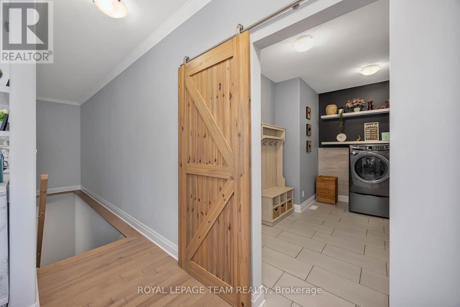 101 STIRLING CRESCENT - Image 24