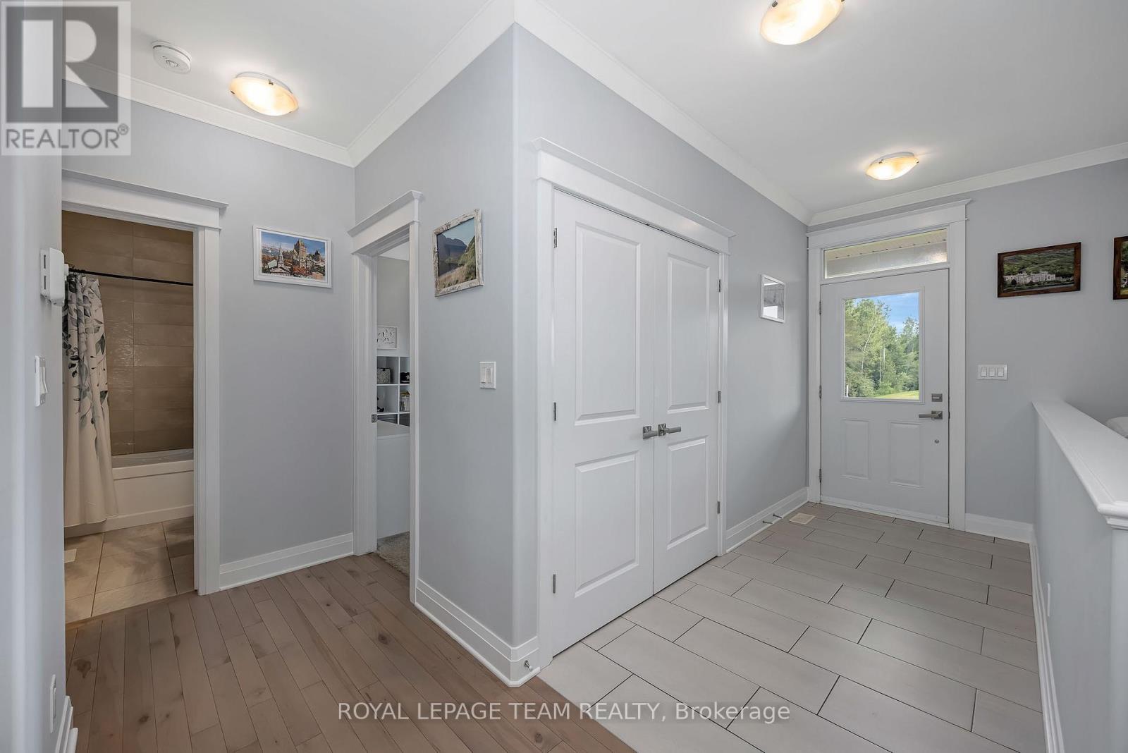 101 STIRLING CRESCENT - Image 4