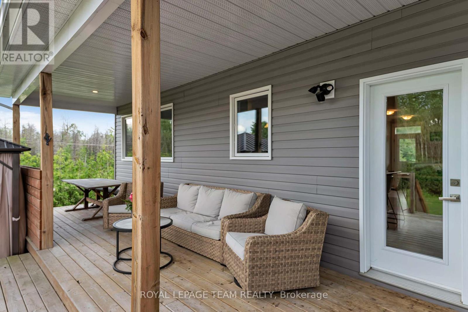 101 STIRLING CRESCENT - Image 43