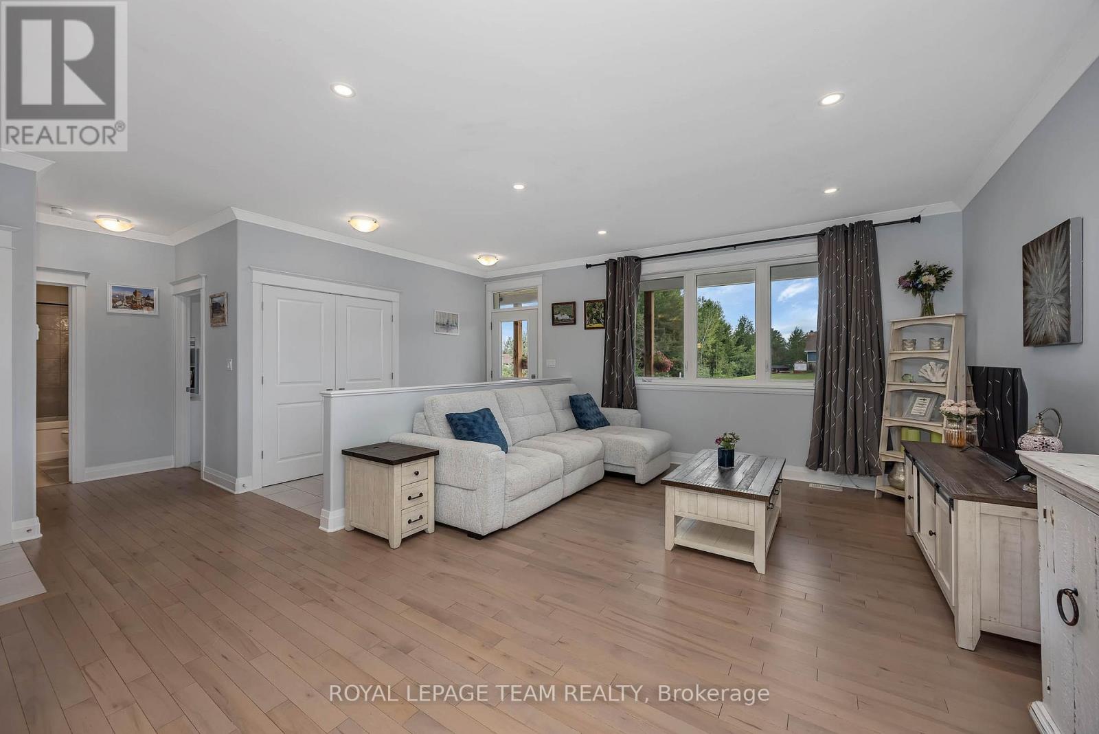 101 STIRLING CRESCENT - Image 6