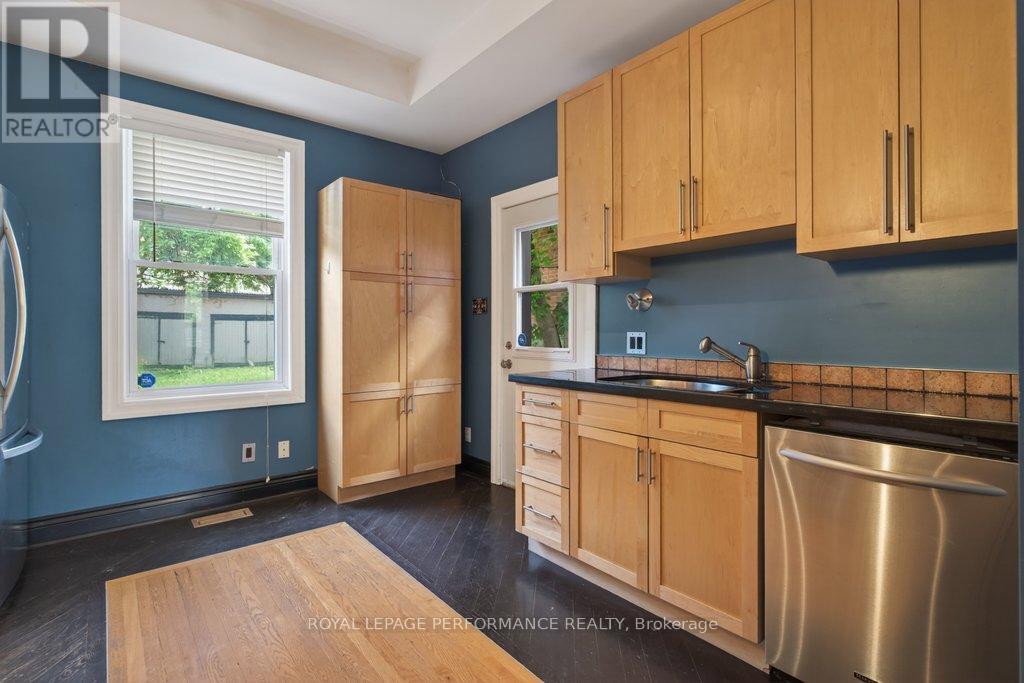 3 Bed, 2 Bath House for Rent in Ottawa – 313 LEBRETON STREET S, Ottawa – MLS# X13447166 - Image 11