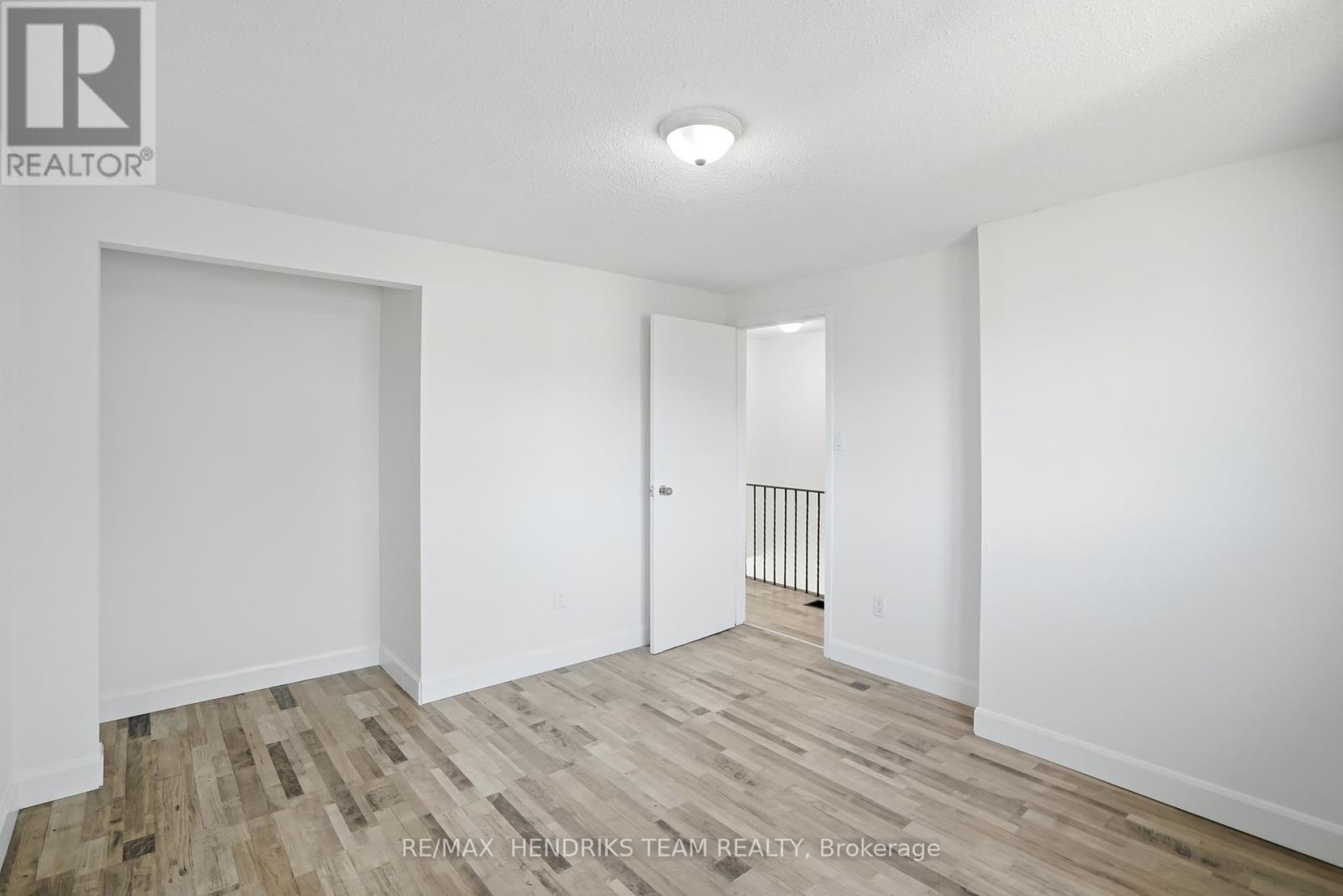 #38 105 MAIN STREET W - 18