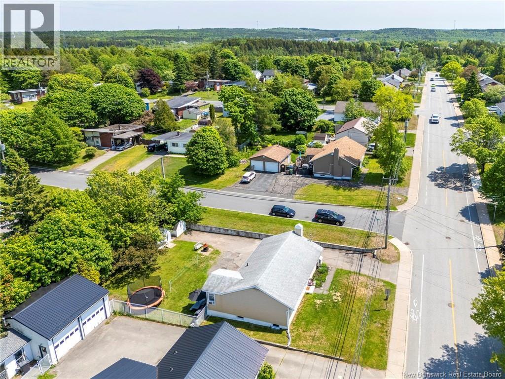 71 Champlain Drive - 12