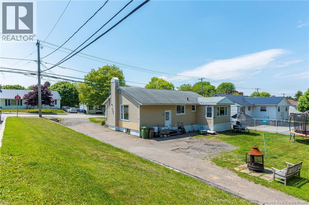 71 Champlain Drive - 2