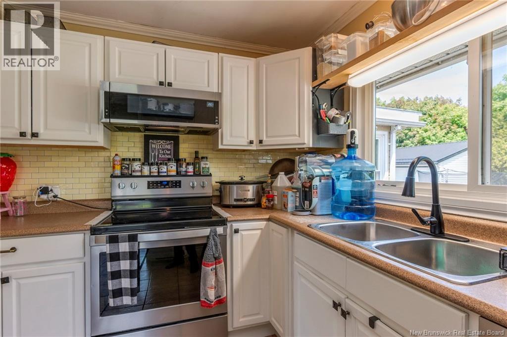 71 Champlain Drive - Image 25