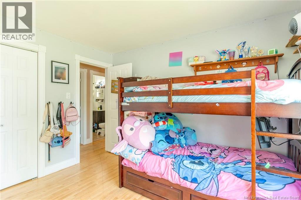71 Champlain Drive - Image 32