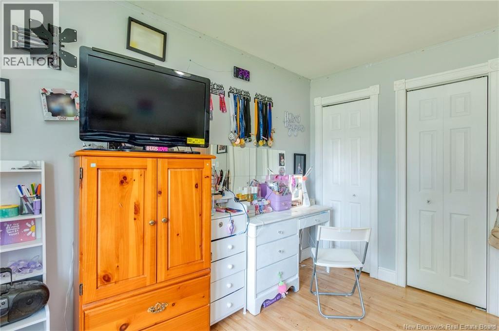 71 Champlain Drive - 33