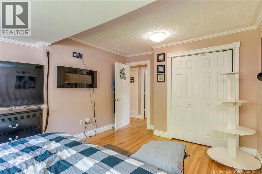 71 Champlain Drive - 35