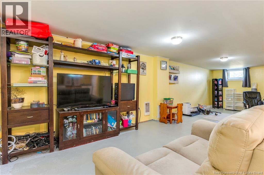 71 Champlain Drive - Image 39