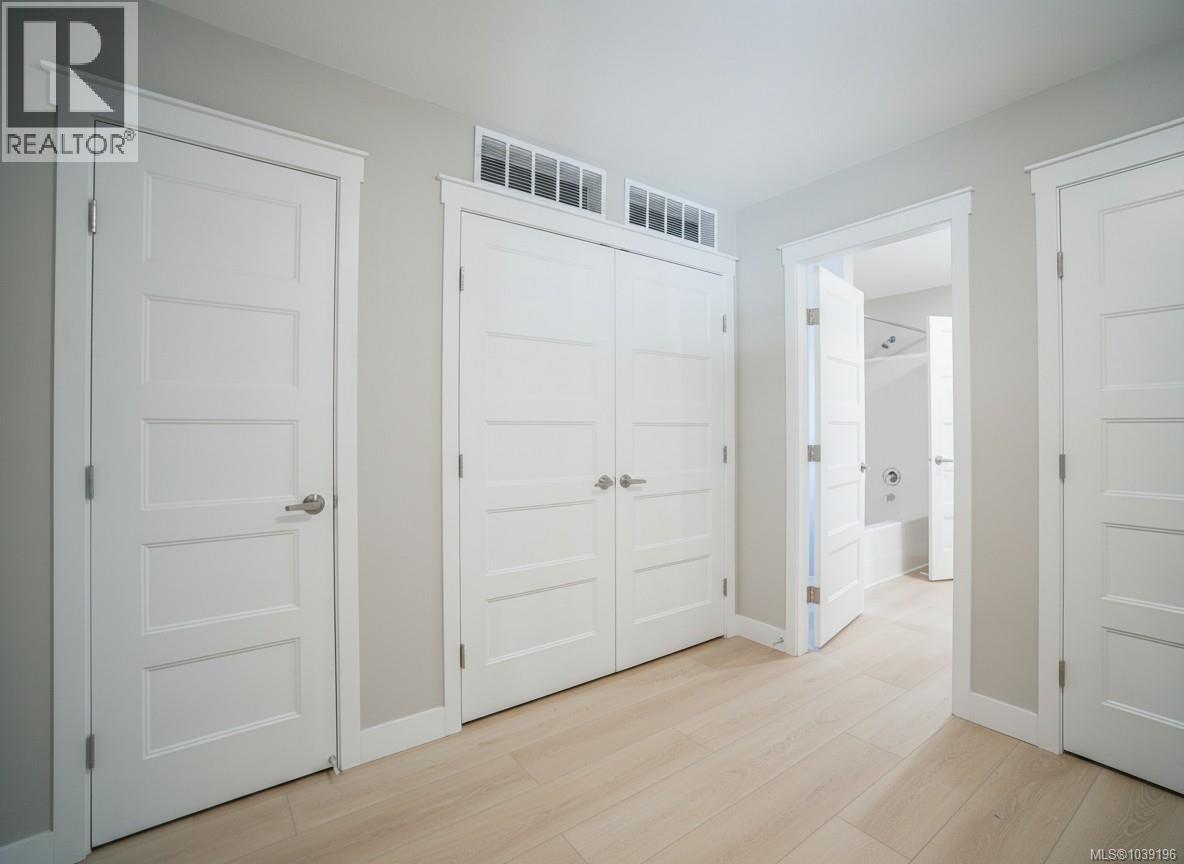 #206 5700 Pierce Rd - 4
