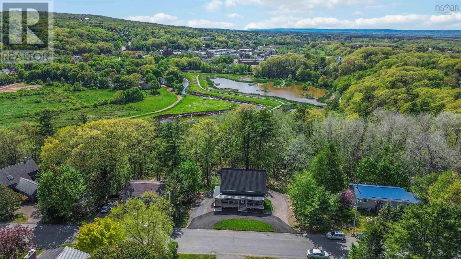 25 Cortland Crescent - 48
