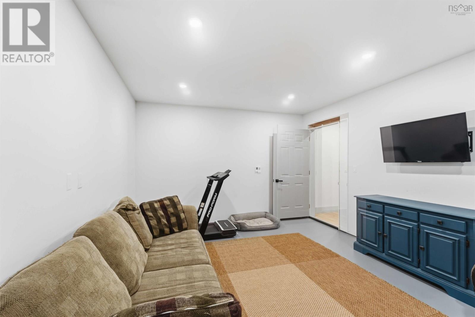 25 Cortland Crescent - 32