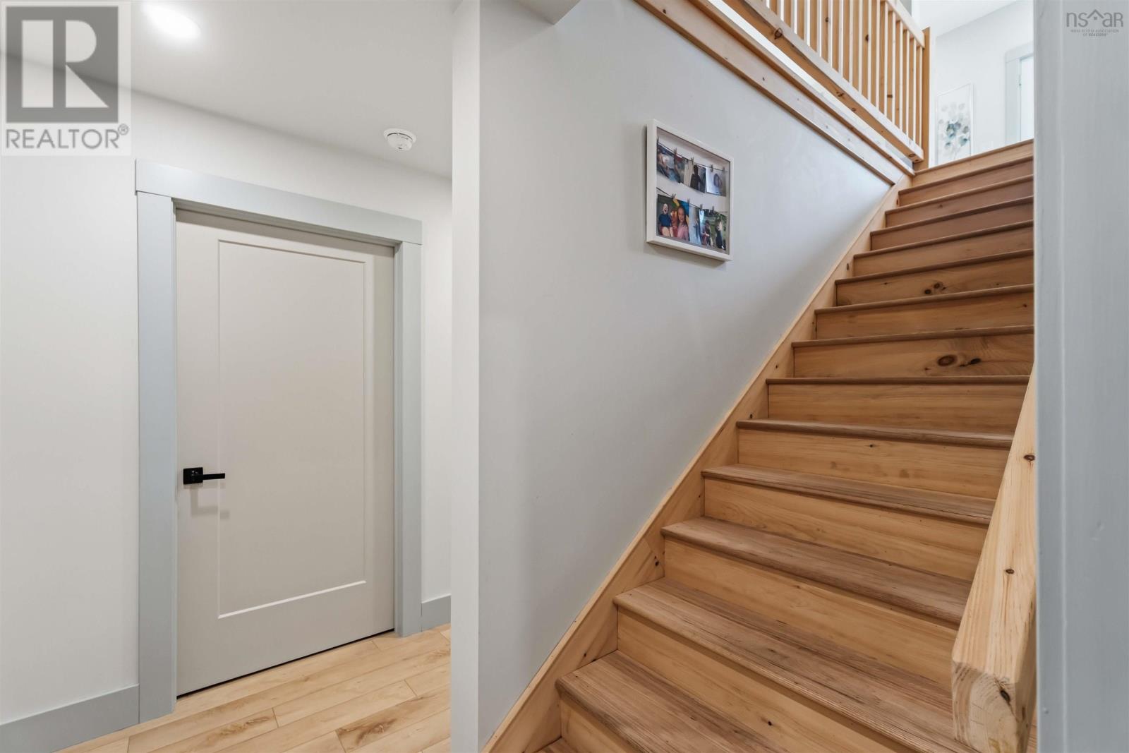 25 Cortland Crescent - 28