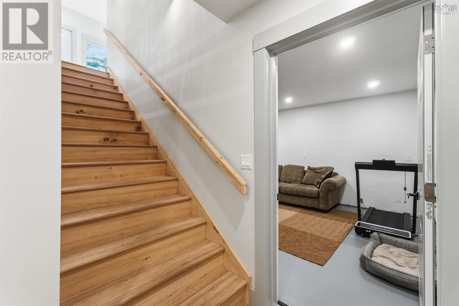 25 Cortland Crescent - 31