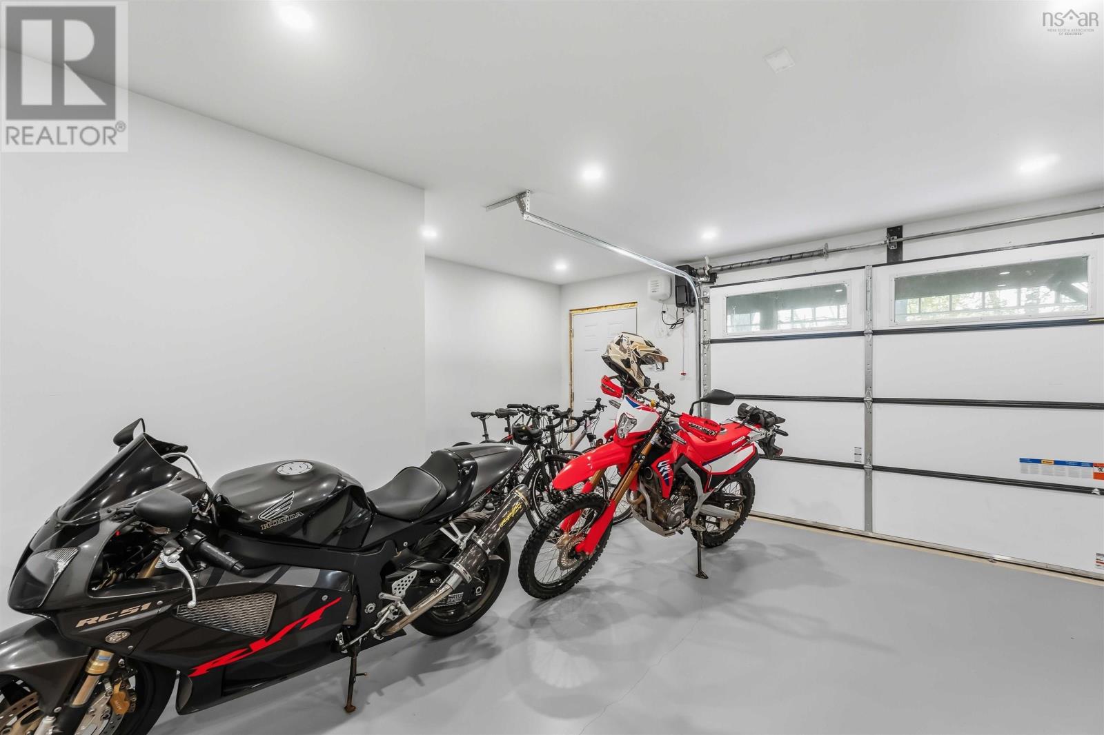 25 Cortland Crescent - 33