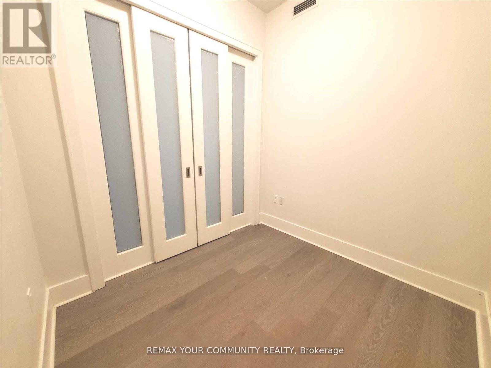 #918 29 QUEENS QUAY E - 15