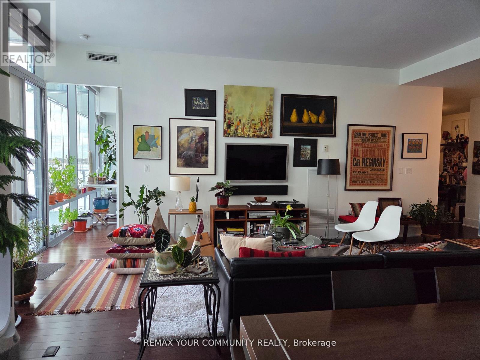 #815 39 QUEENS QUAY E - 2