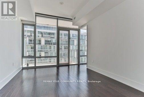 #815 39 QUEENS QUAY E - 23