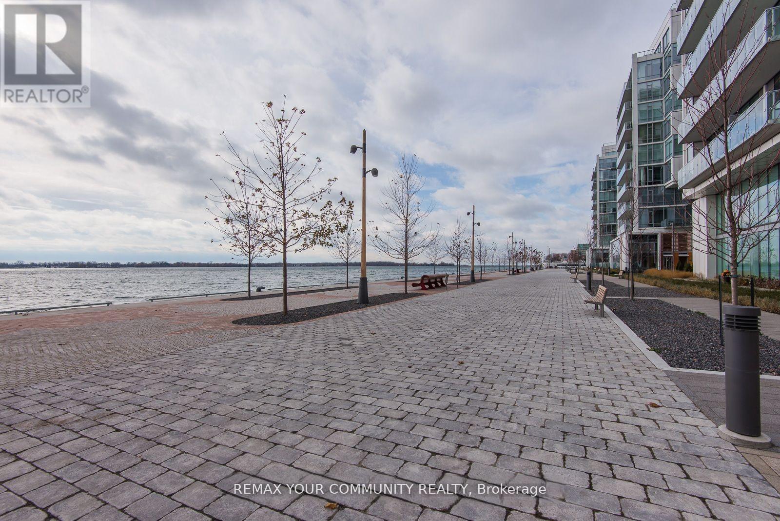 #815 39 QUEENS QUAY E - 39