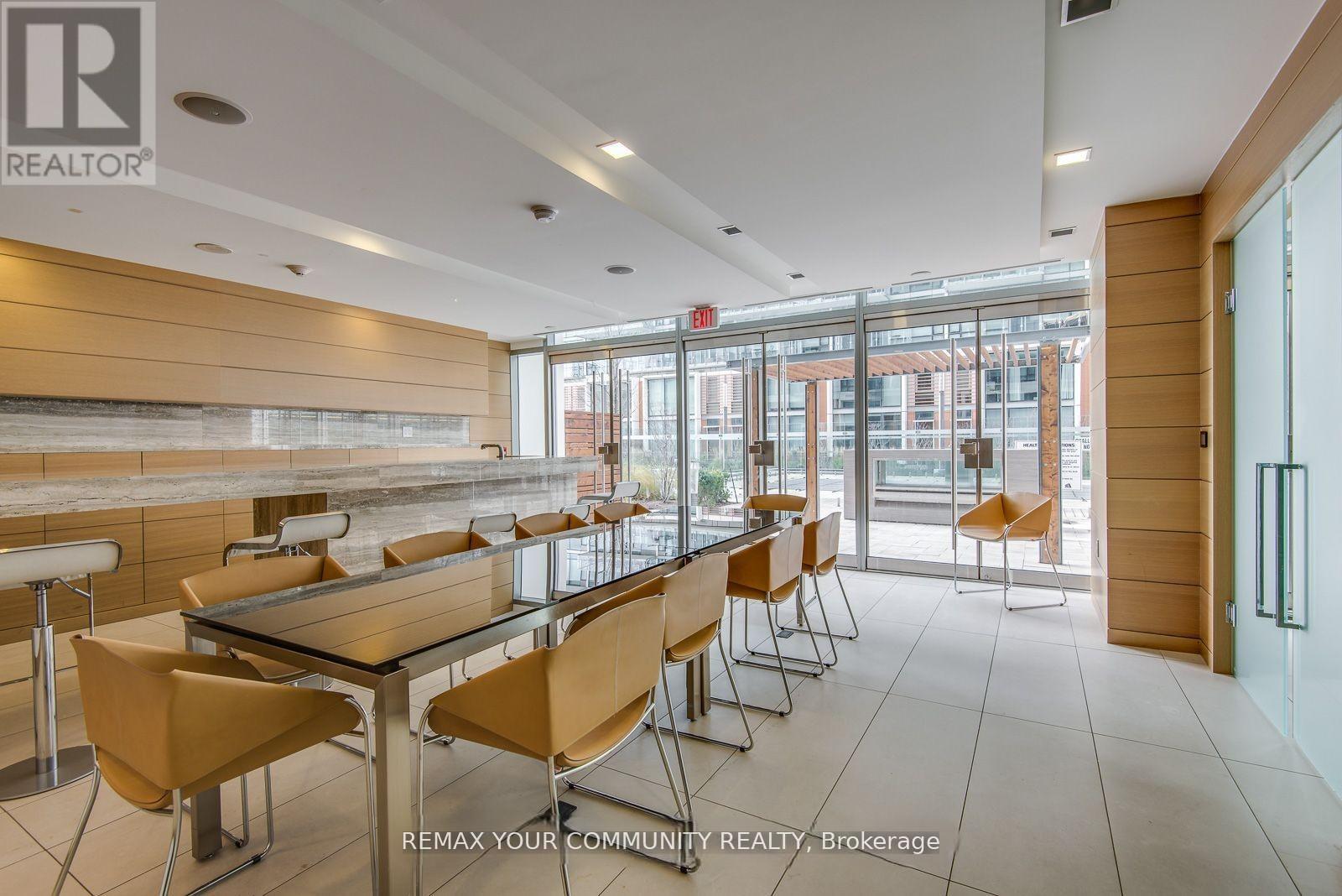 #815 39 QUEENS QUAY E - 40