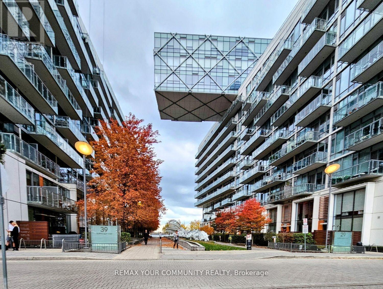 #815 39 QUEENS QUAY E - 45