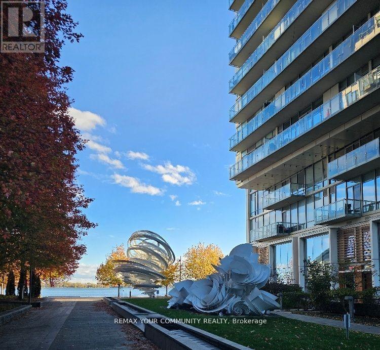 #815 39 QUEENS QUAY E - 46