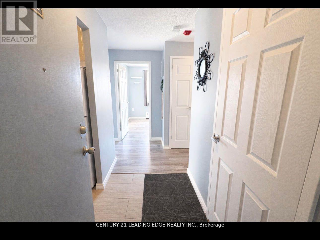 #209 936 GLEN STREET S - 5