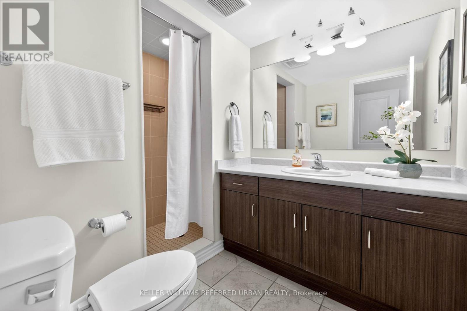 #19 25 HERON PARK PLACE - 19